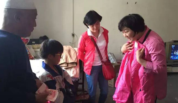 普瑞眼科為達(dá)坂城中學(xué)現(xiàn)場贈(zèng)送79副近視眼鏡
