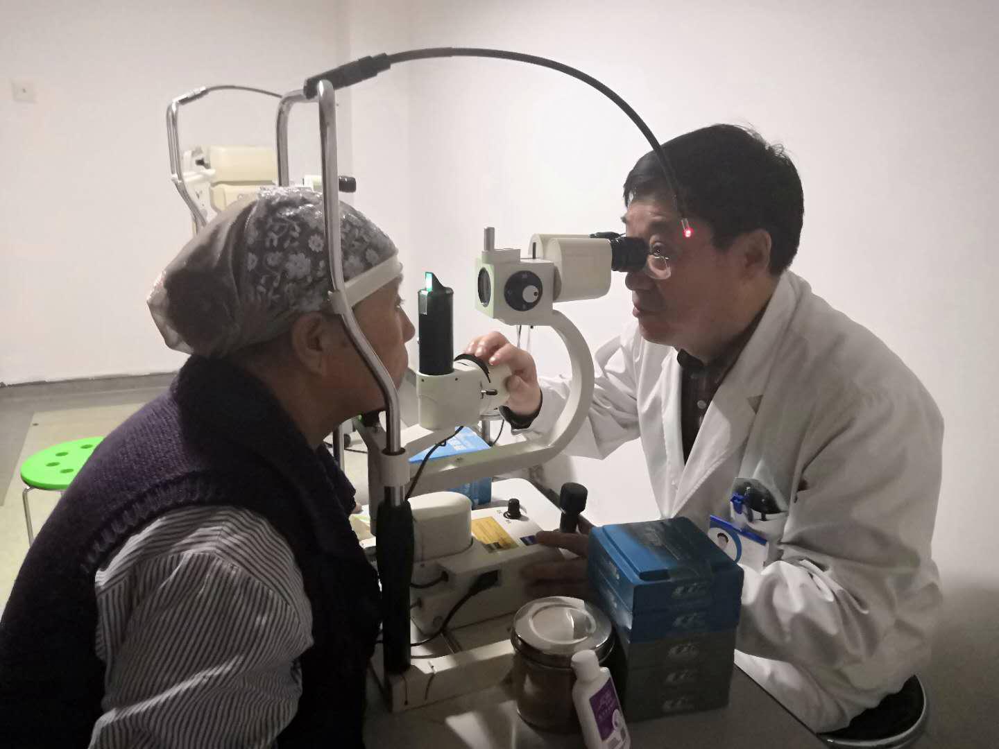 角膜移植+白內(nèi)障手術(shù)成功實(shí)施，64歲阿姨重回晚年幸福時(shí)光