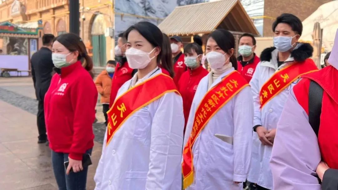 【不褪色的雷鋒精神】青春建功新時(shí)代，志愿奉獻(xiàn)我先行