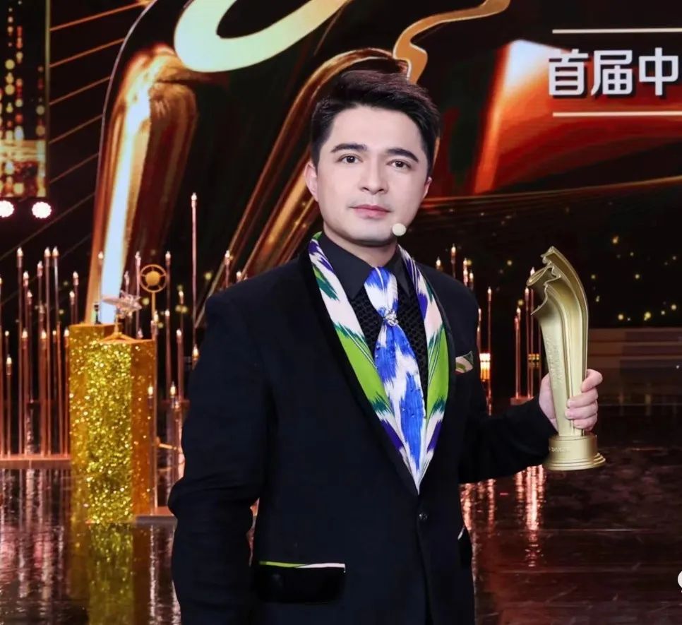 從演播室到手術(shù)室，主持人海米提的摘鏡之旅